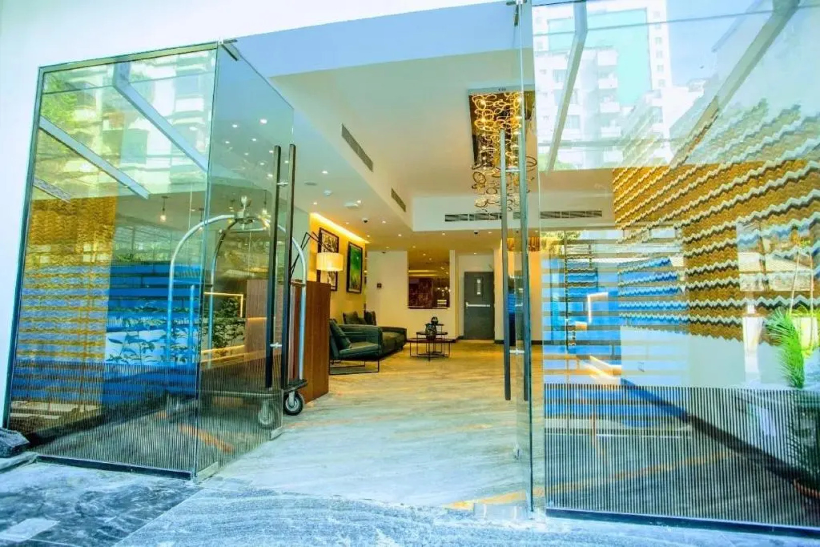 Отель Omni Residency