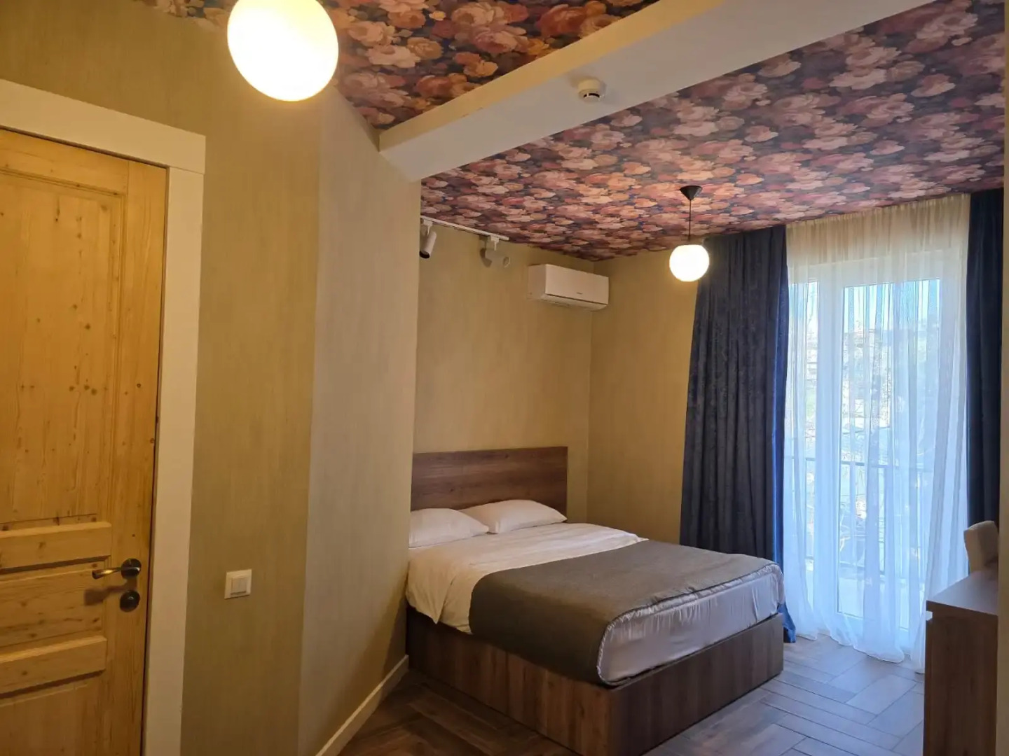 Отель Nutsa in old Tbilisi