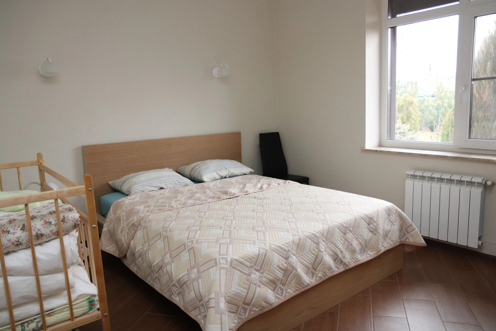 Частный Дом Шале  Pinebrook  Круглогодично Утопающий в Зелени с Сезонным Бассейном, для Семейного Отдыха у Реки Дон