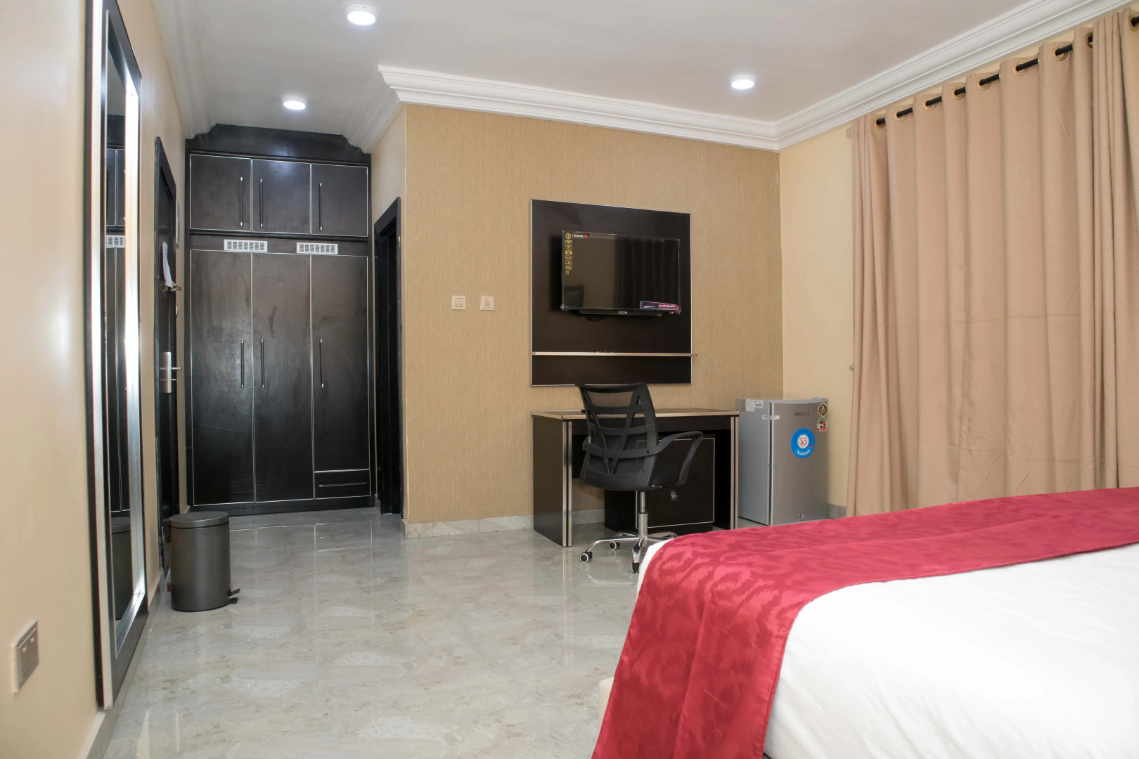 Отель Meritz Hotels and Suites Global Limited