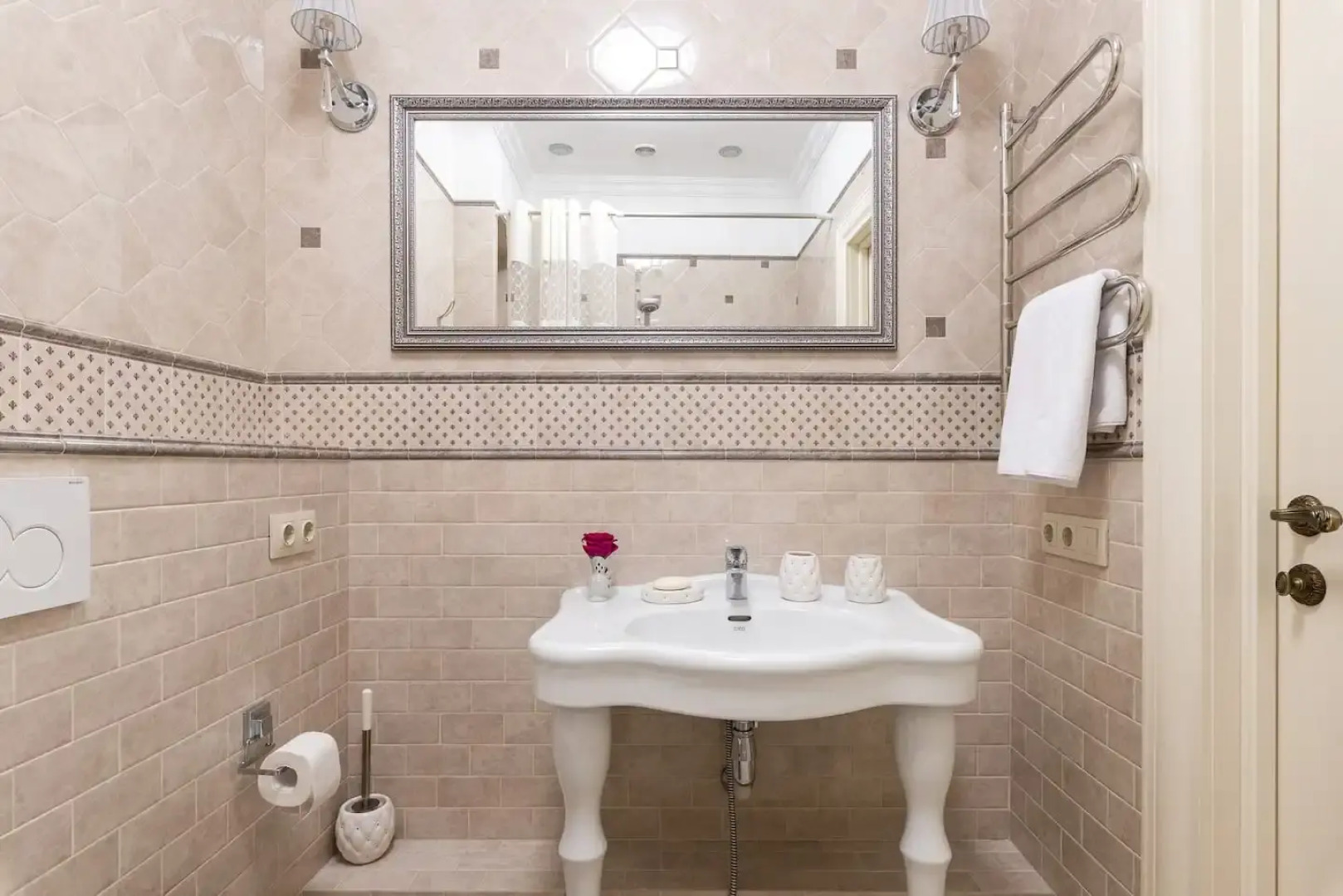 Апартаменты LetYourFlat "Hermitage Residence"