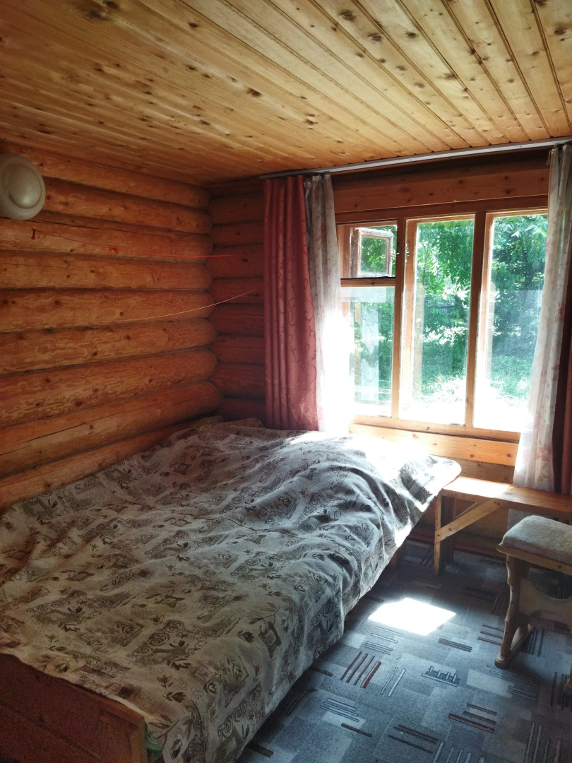 Частный дом в живoпиcнoм месте на беpегу Бии