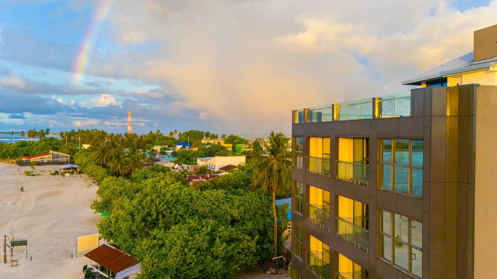 Отель Beach Hotel Guraidhoo