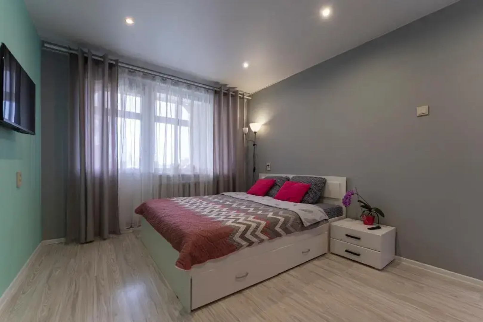 Квартира Кант за Окном