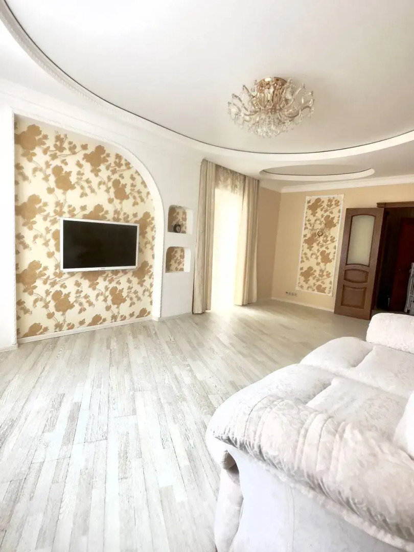 Апартаменты на Раскольникова 83