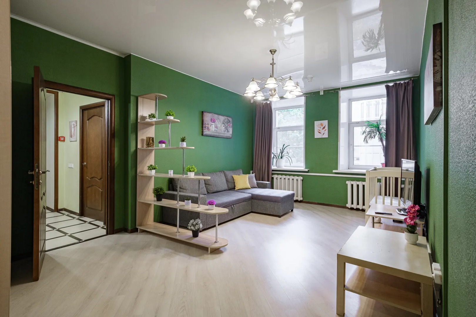 Апартаменты Две Спальни и Гостиная у Московского Вокзала для 8 Гостей