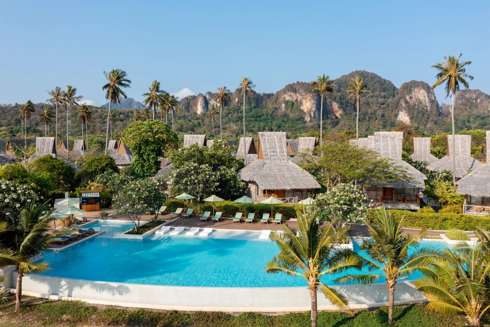 Отель Saii Phi Phi Island Village