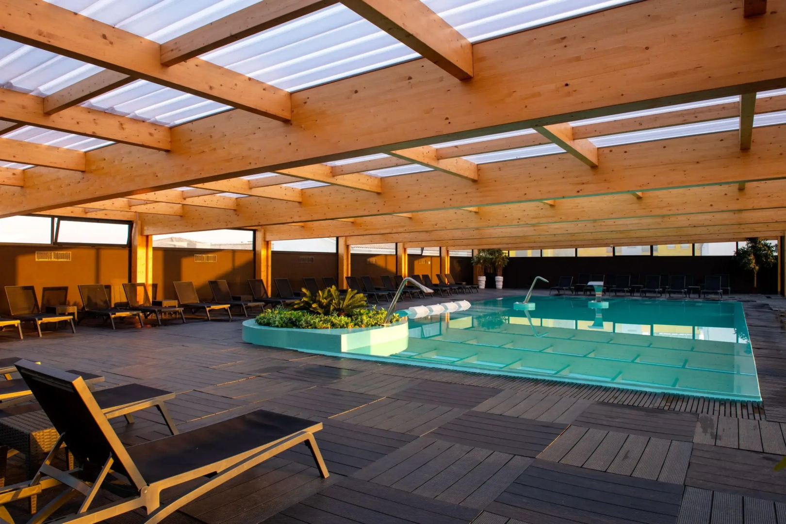 Отель Cristal Praia Resort & Spa
