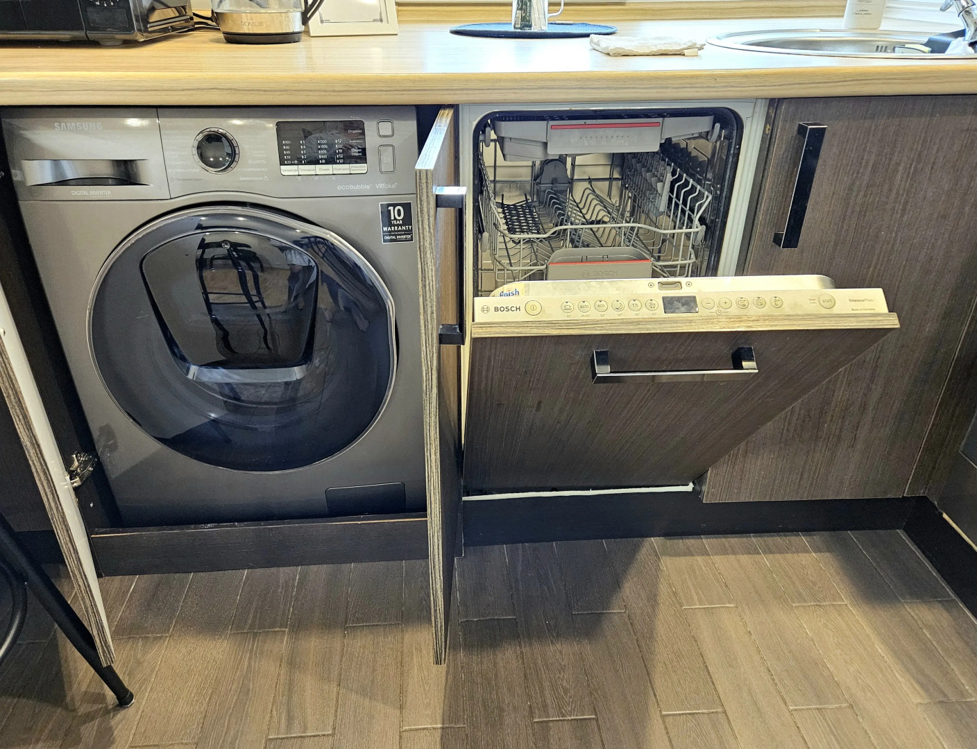 Квартира Неотель на Площади Ленина, рядом Театр Оперы и Балета