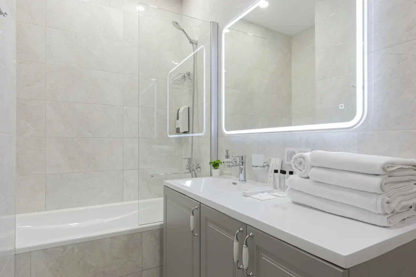 Отель Гранд Сьютс Syncotel