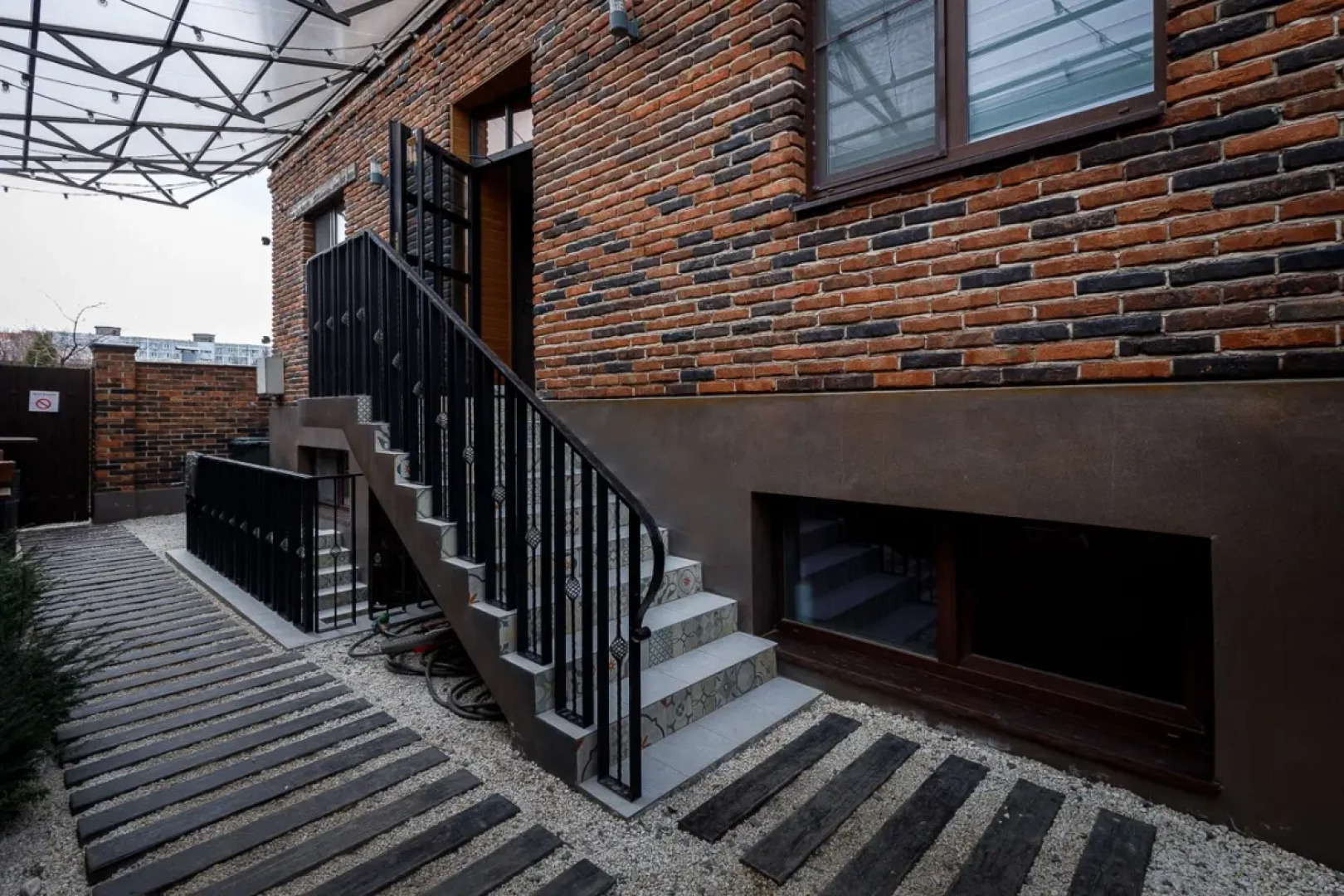 Апартаменты с проектором на Петрозаводской 85/75