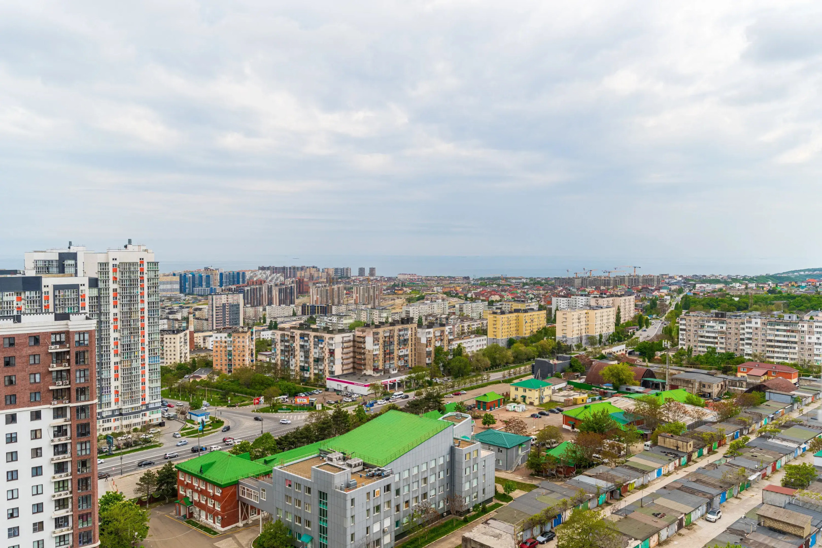 Апартаменты с Лоджией и Видом на Город и Море от LetoApart