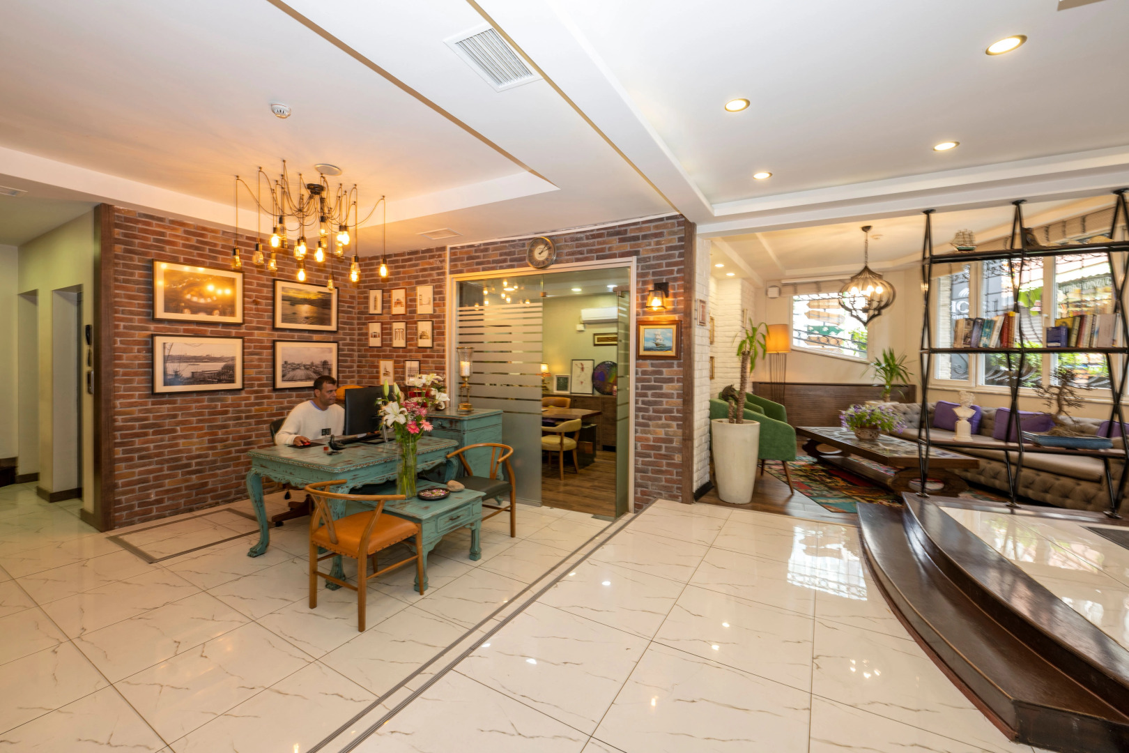 Отель The Marions Suite