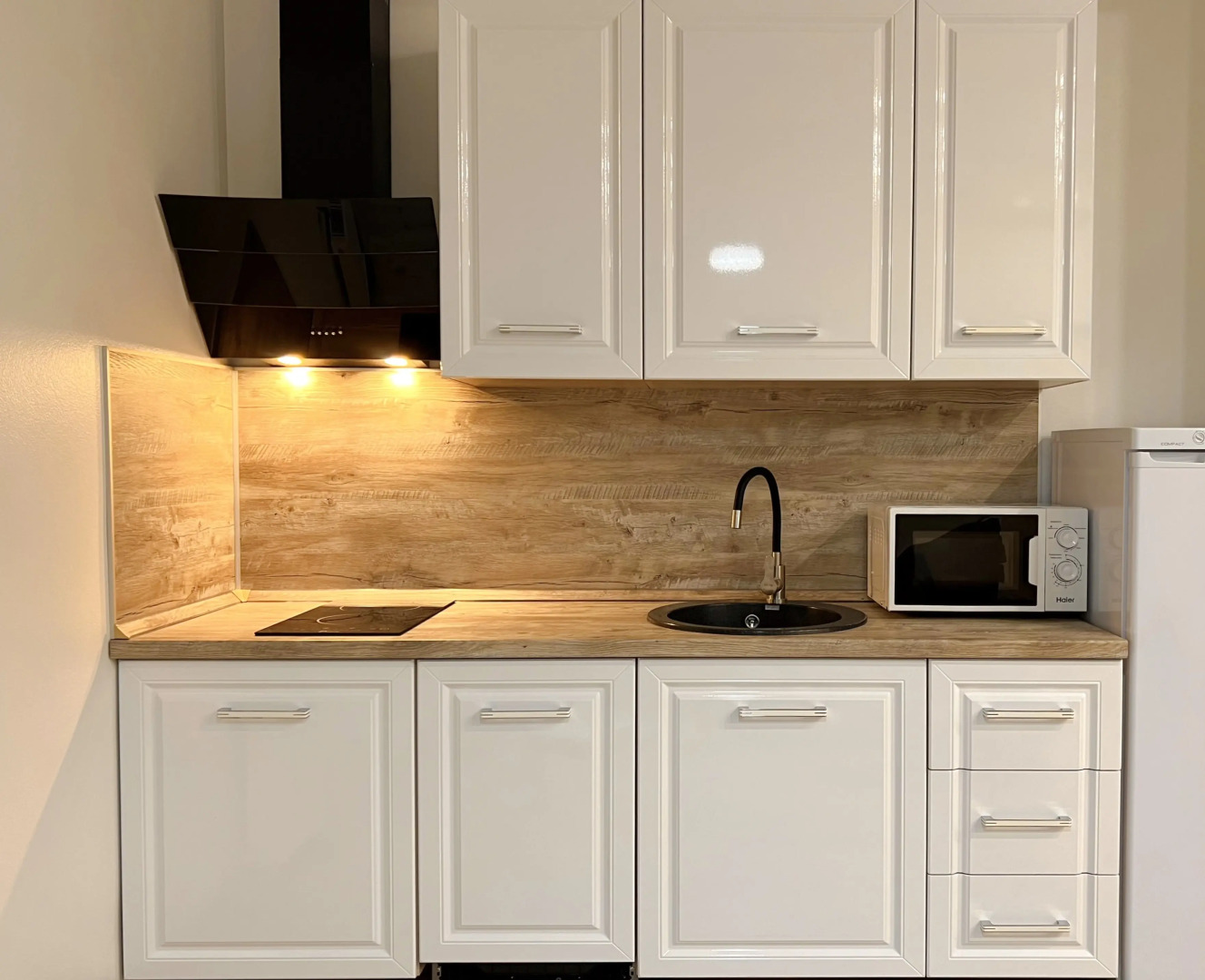 Апартаменты Solar с двориком для курения, пр. Калинина 38 (2)