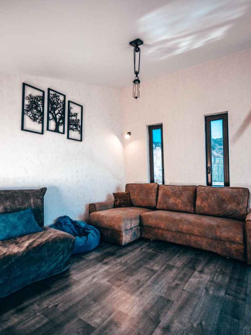 Гостевой дом Барни с горячим бассейном и видом на закат