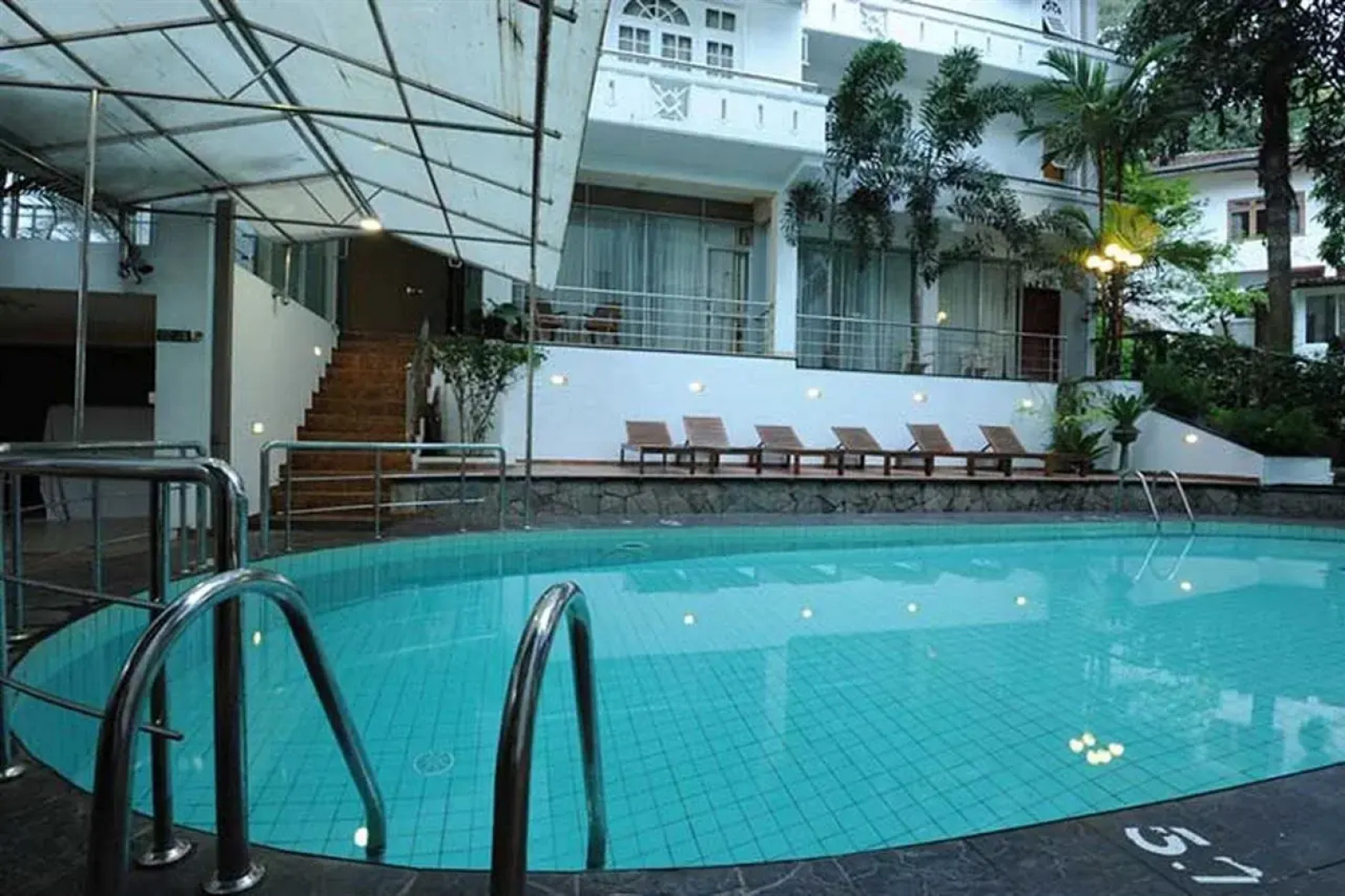 Отель Oak Ray Serene Garden Hotel