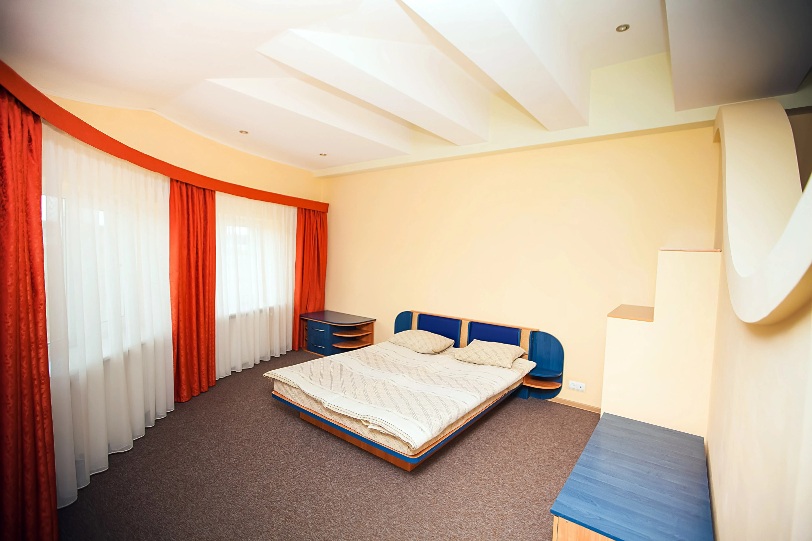 Отель Jam Rakovets