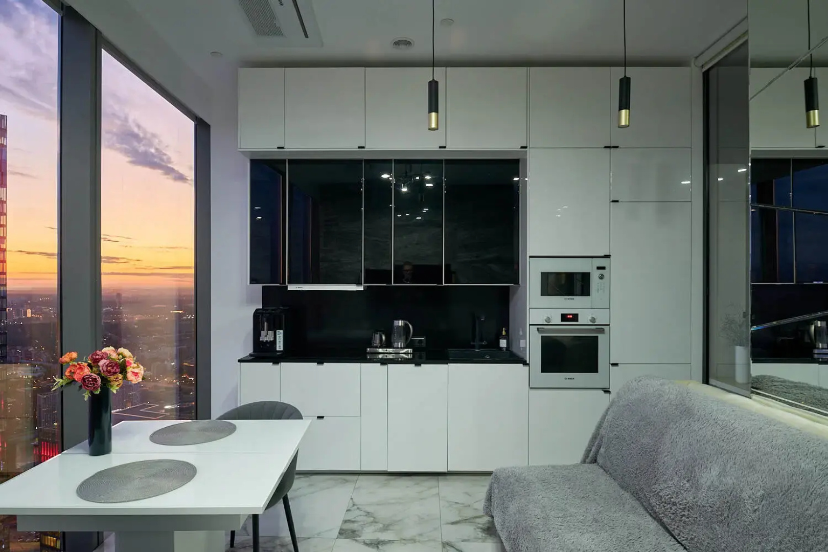 Апартаменты Sky City Moscow 80 этаж Вид на МГУ, Лужники, Парк победы, Воробьевы горы! Уникальный вид!