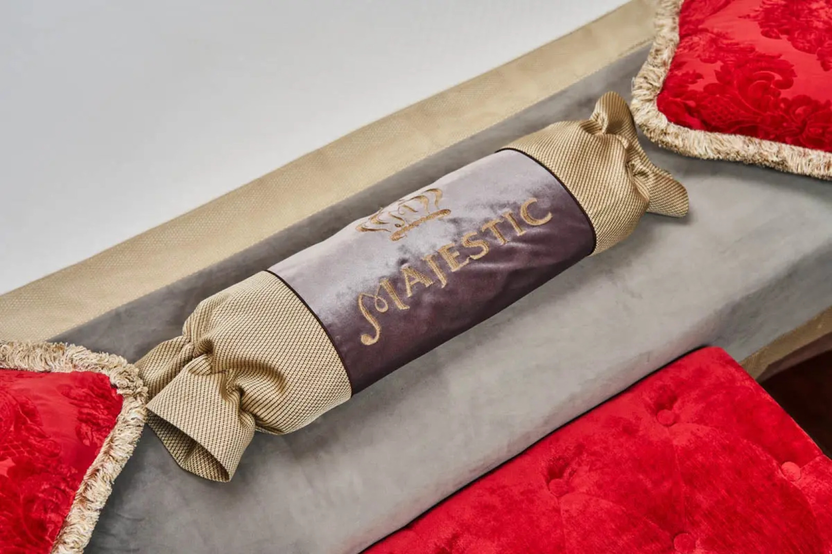 Маджестик Бутик Отель Делюкс