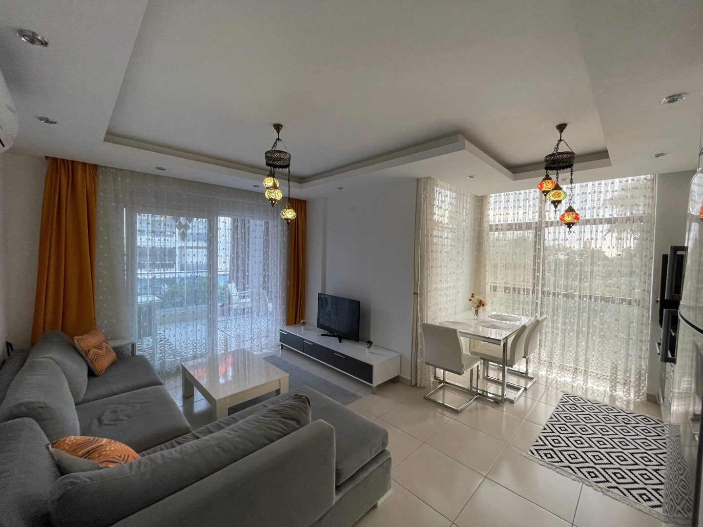 Апартаменты у моря 320 м с балконом