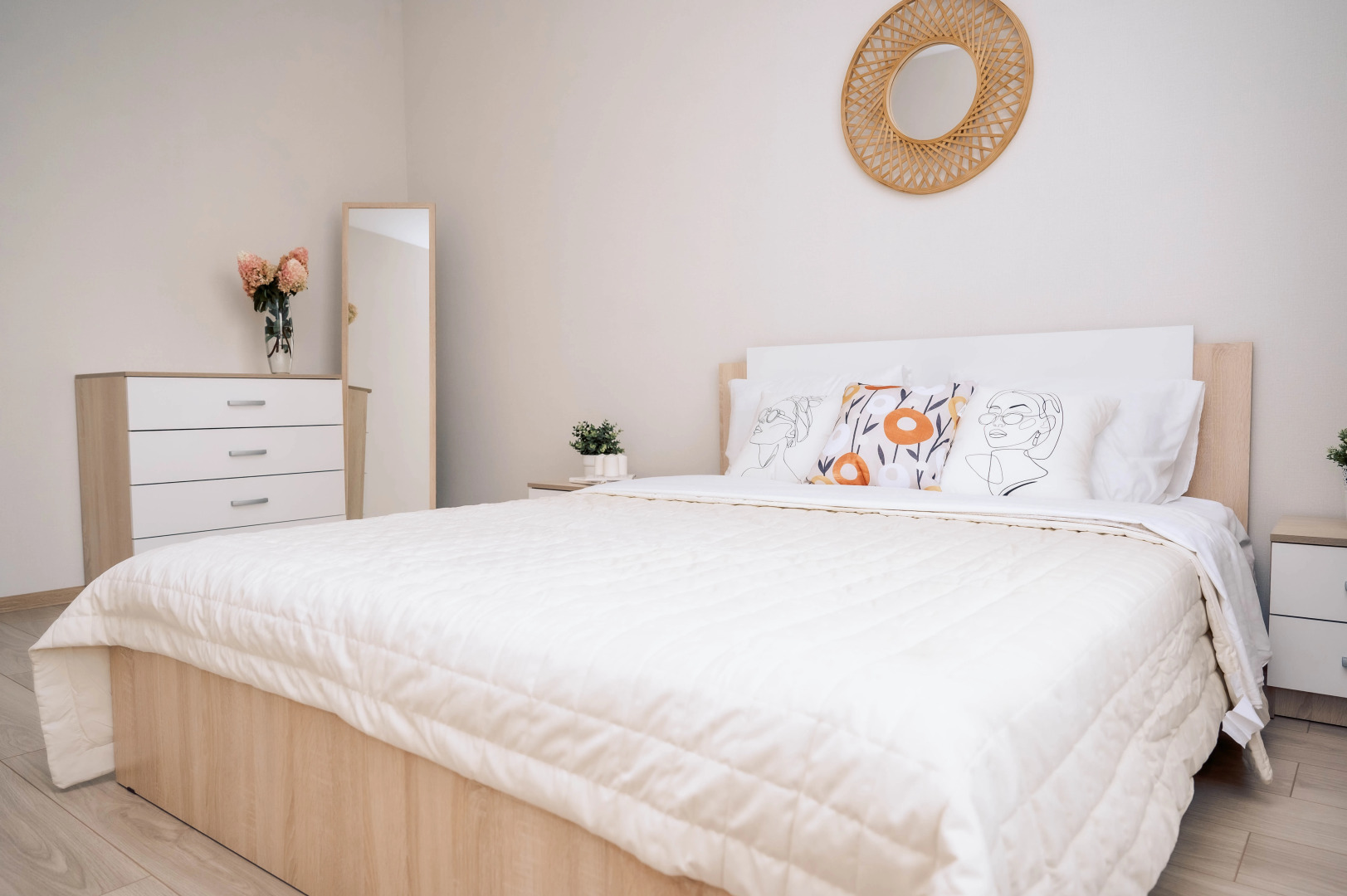 Трехкомнатная Просторная Квартира на 6 гостей у ТЦ Планета и Аквапарка