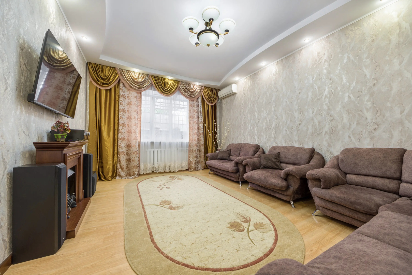 Частный дом с бассейном и хаммамом