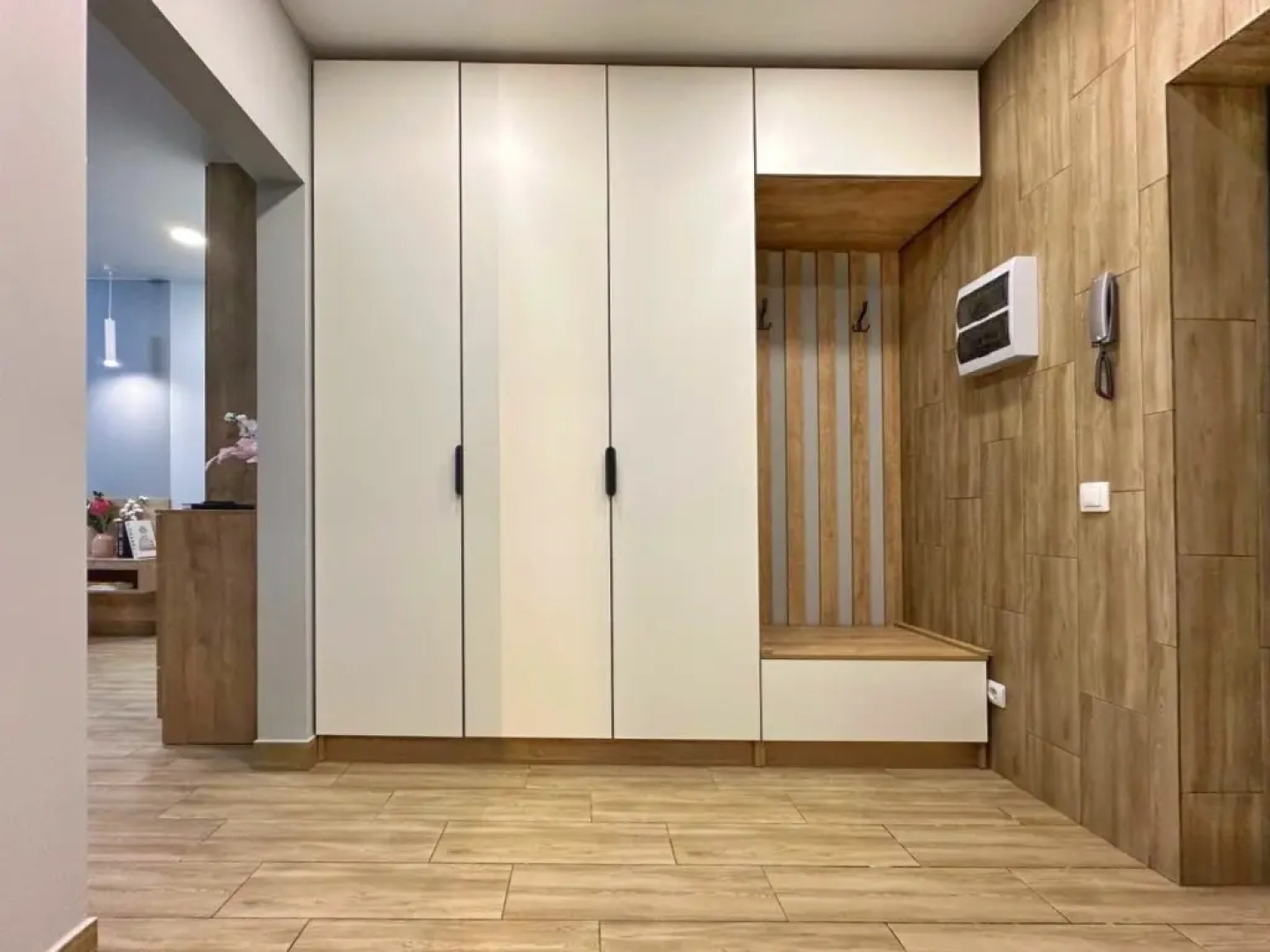 Апартаменты Комфортная возле МВДЦ Сибирь 1