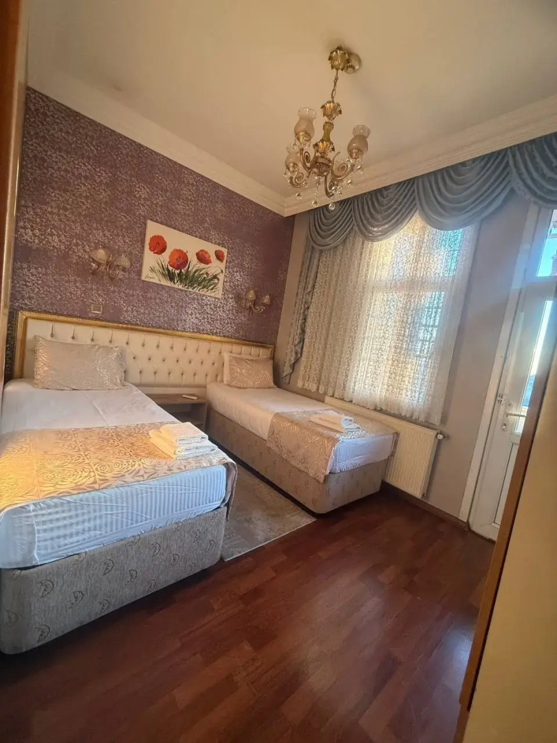 Апартаменты 3BR Flat Old Style 4AC Terrace, Metro