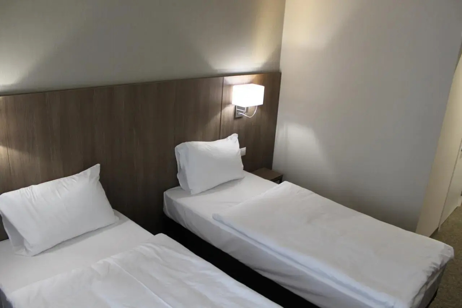 Отель "Порт Запад"