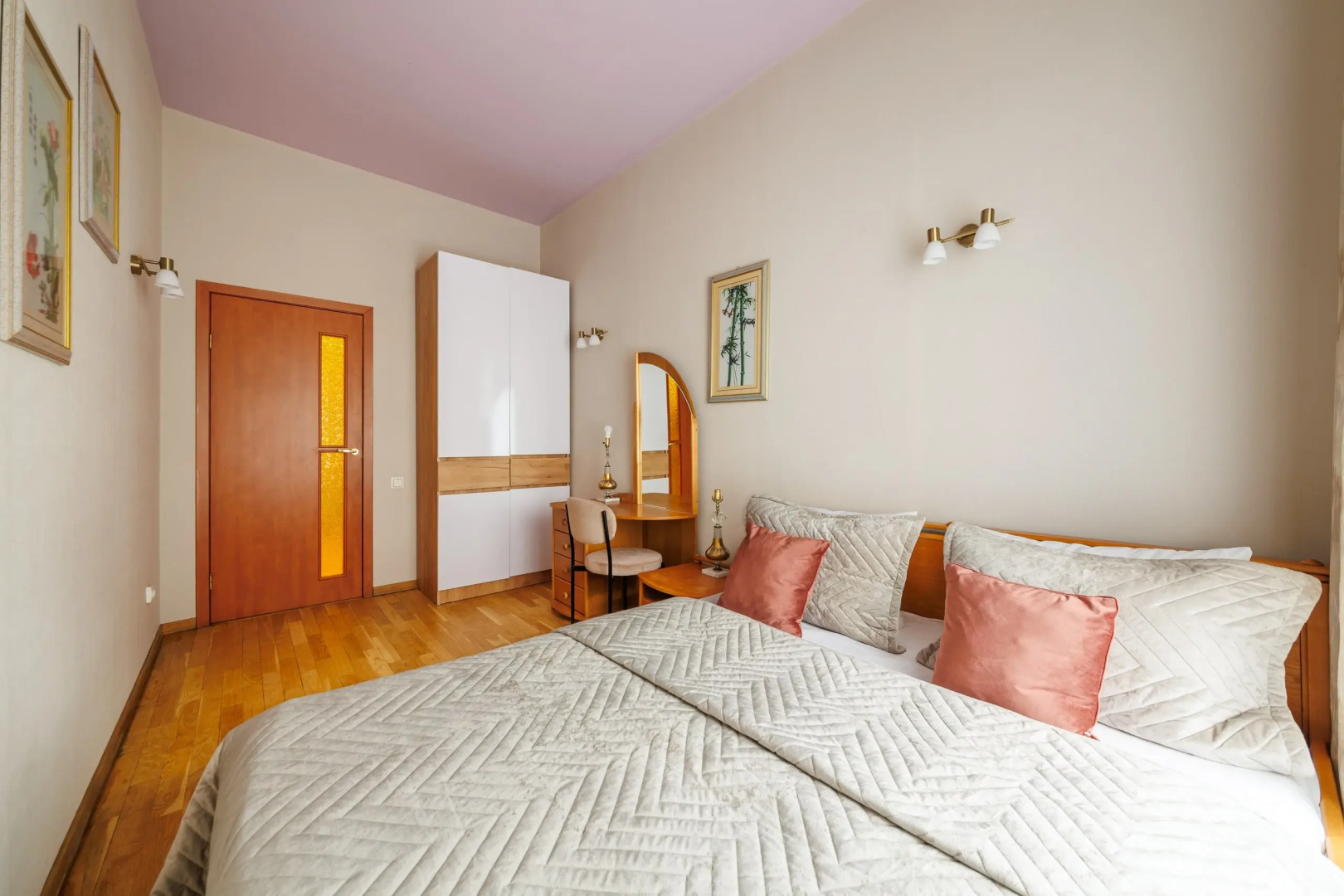 Апартаменты 2 спальни на Большой Московской 9