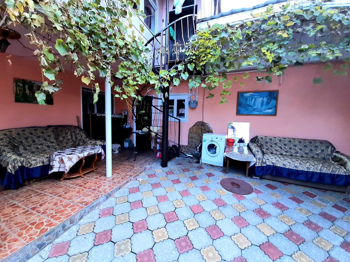 Квартира двухкомнатная на втором этаже