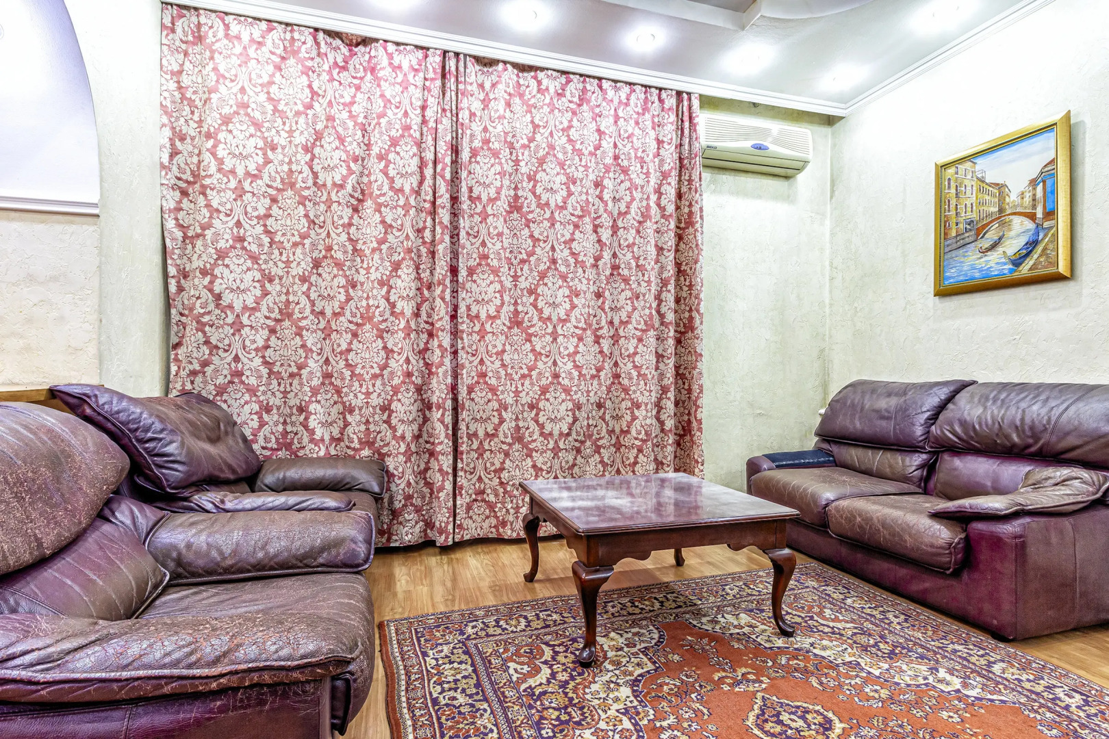 Апартаменты 15 Самый центр. Идеально для командированного и туриста.