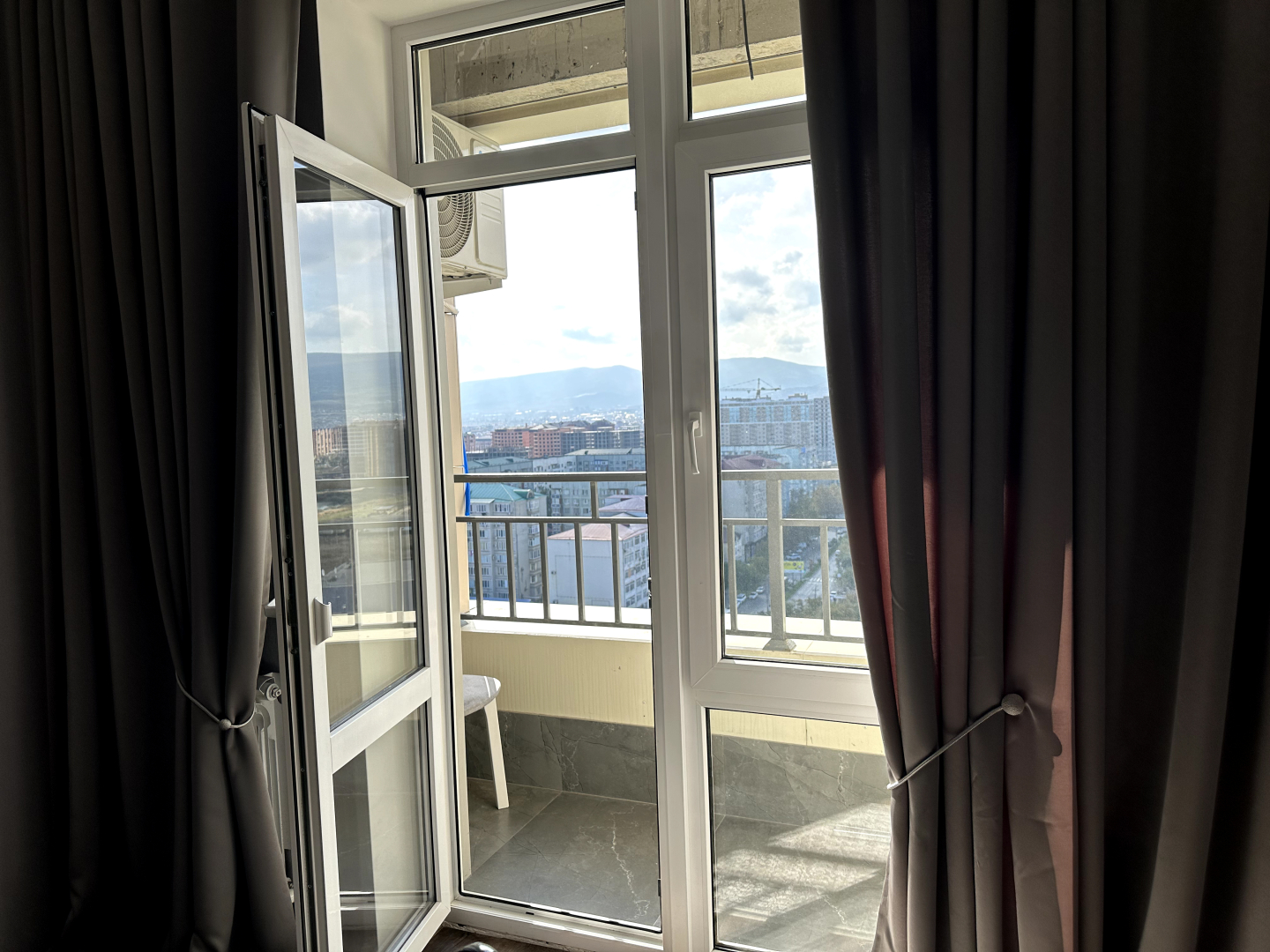 Аппартаменты "Эленика" двухкомнатная квартира в Махачкале с видом на озеро и мечеть