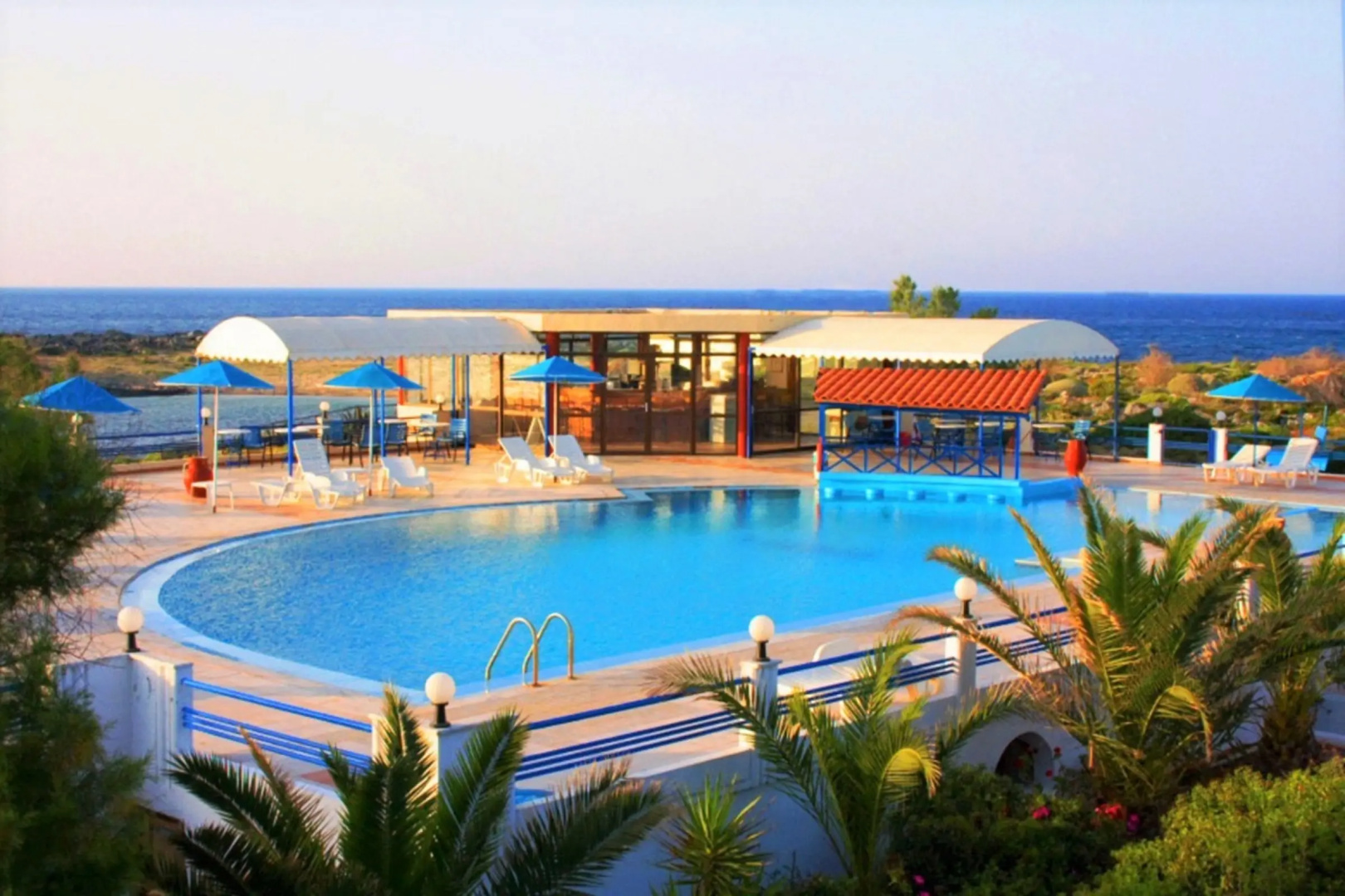 Отель Zorbas Beach Village