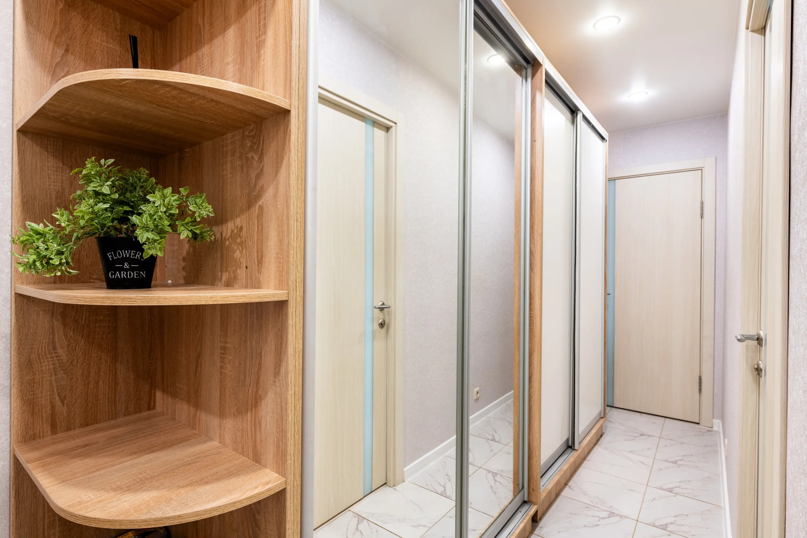 Улучшенные двухкомнатные апартаменты на метро Академика Янгеля