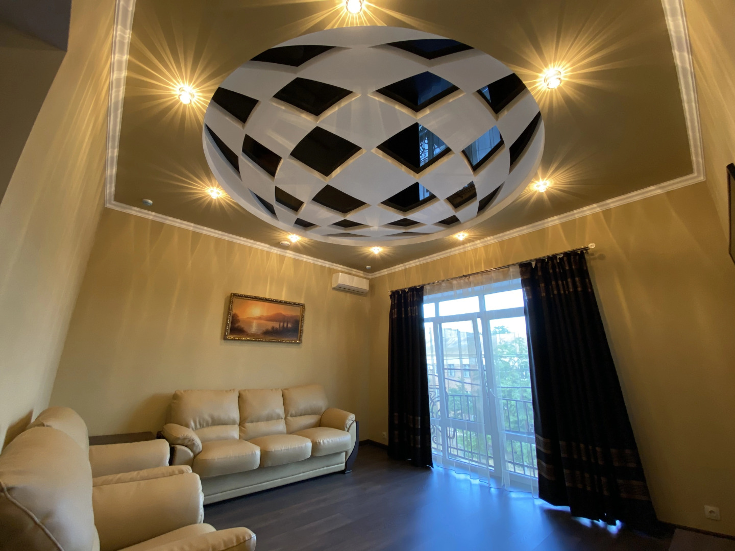 Отель Империал