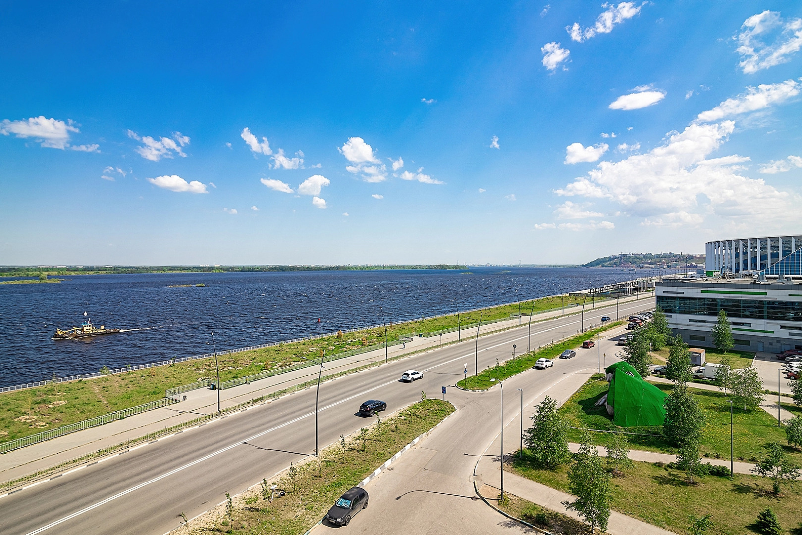 Апартаменты двухкомнатные c видом на Волгу на Волжской набережной  25, м.Cтрелка. Сова-Дом