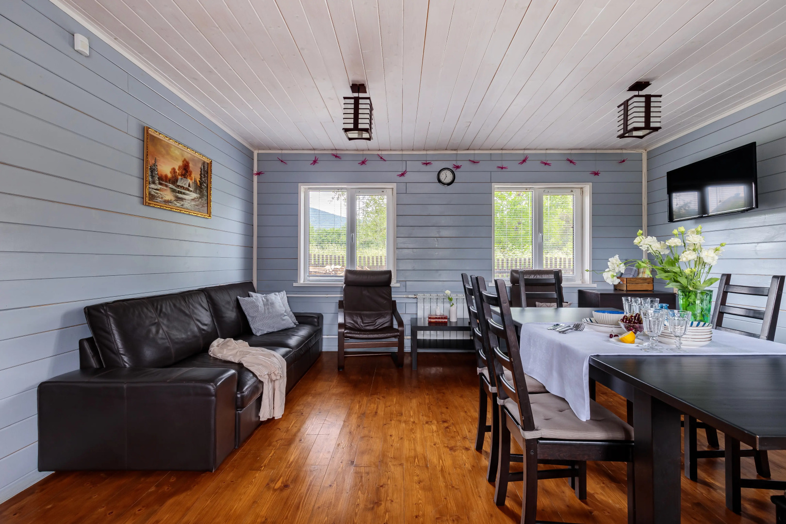 Частный дом Двухэтажный коттедж с 4 спальнями