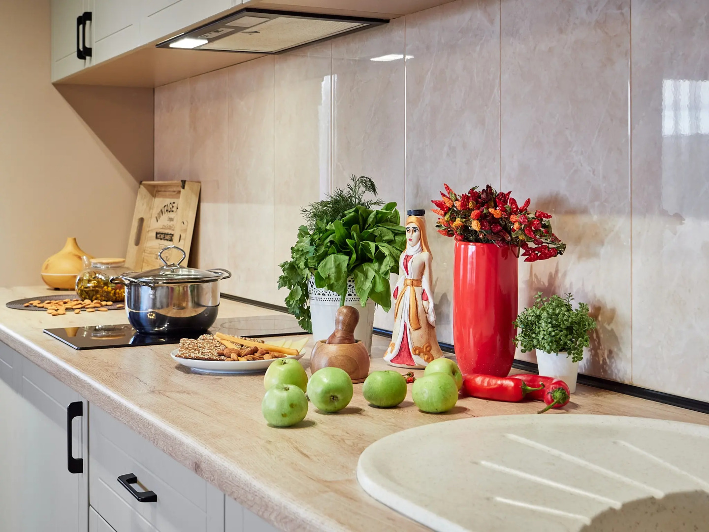 Апартаменты Миндаль Ирины Савельевой В центре у Каскадной лестницы и входа в Национальный парк