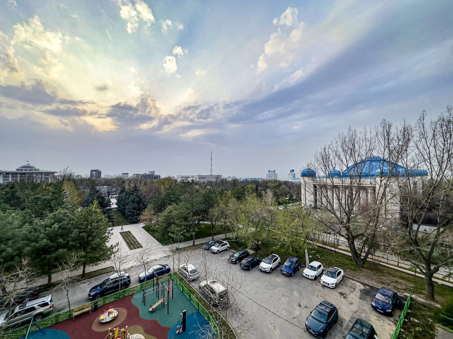 Апартаменты 05. Самый центр. Вид на город и горы. Идеально для командированных и туристов.