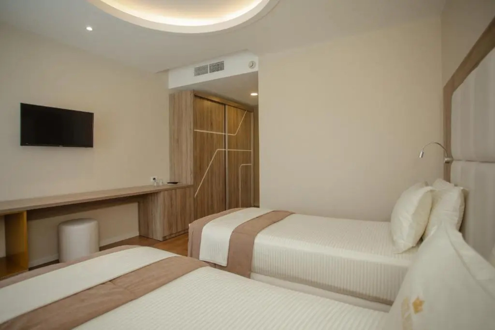 Отель Kompleksi Exalco Al