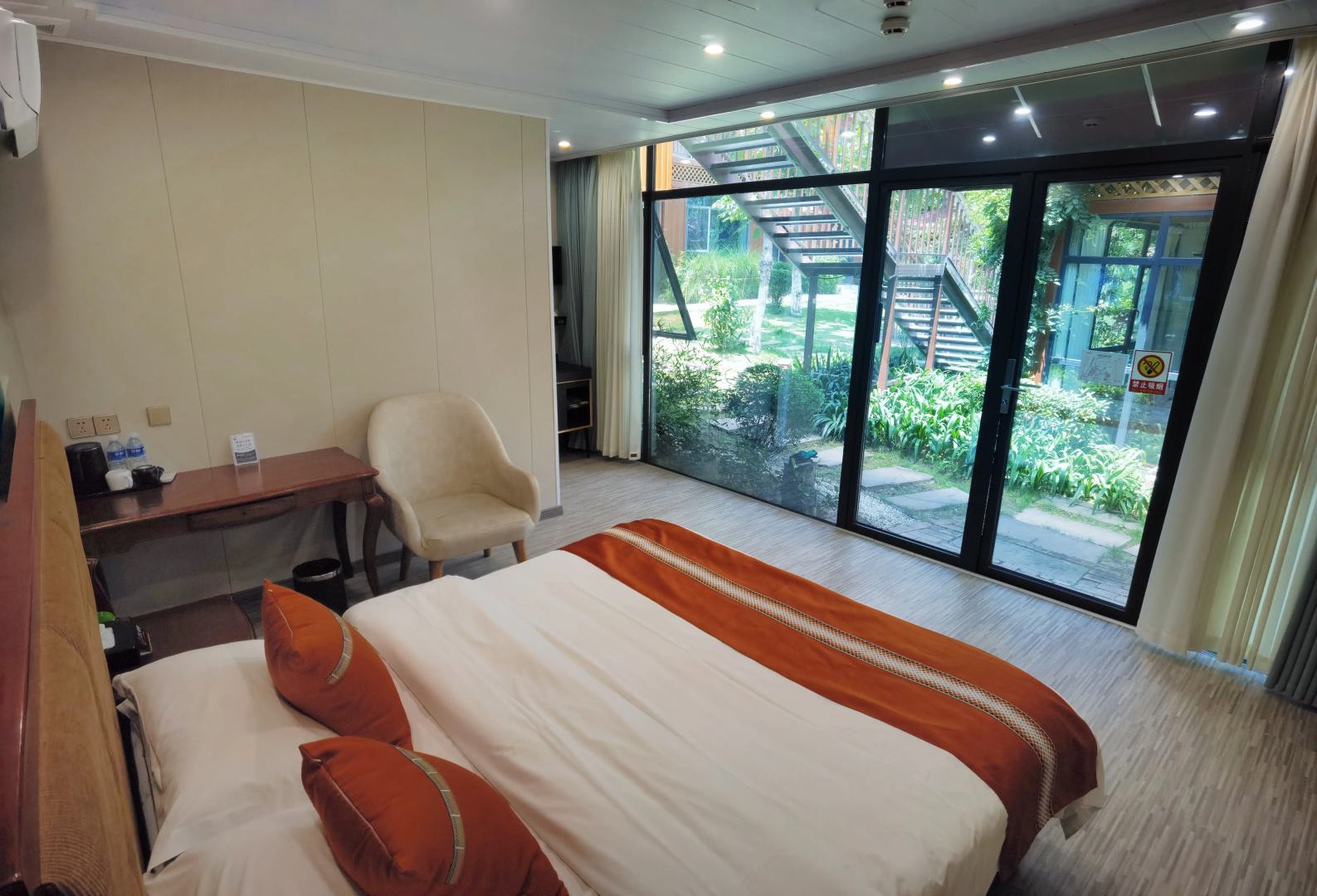 Ночлег и завтрак (B&B) Yiyuan Designer Internet Celebrity Chengdu Tianfu International Airport
