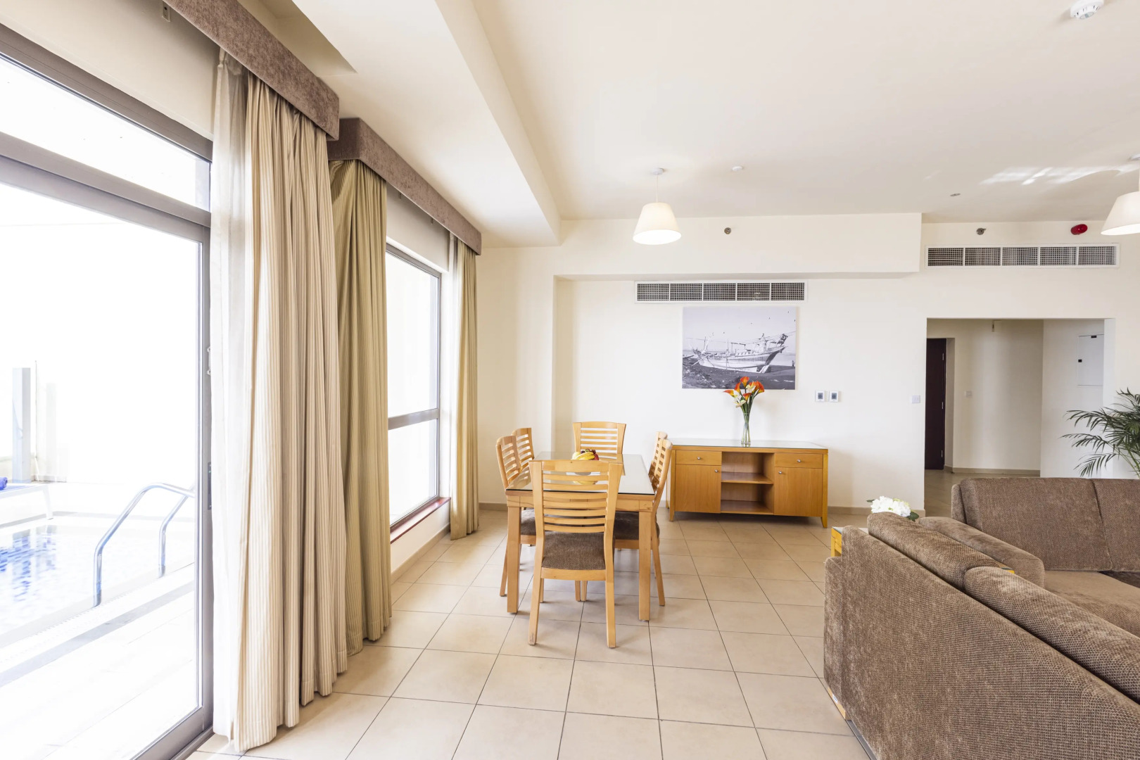Roda Amwaj Suites