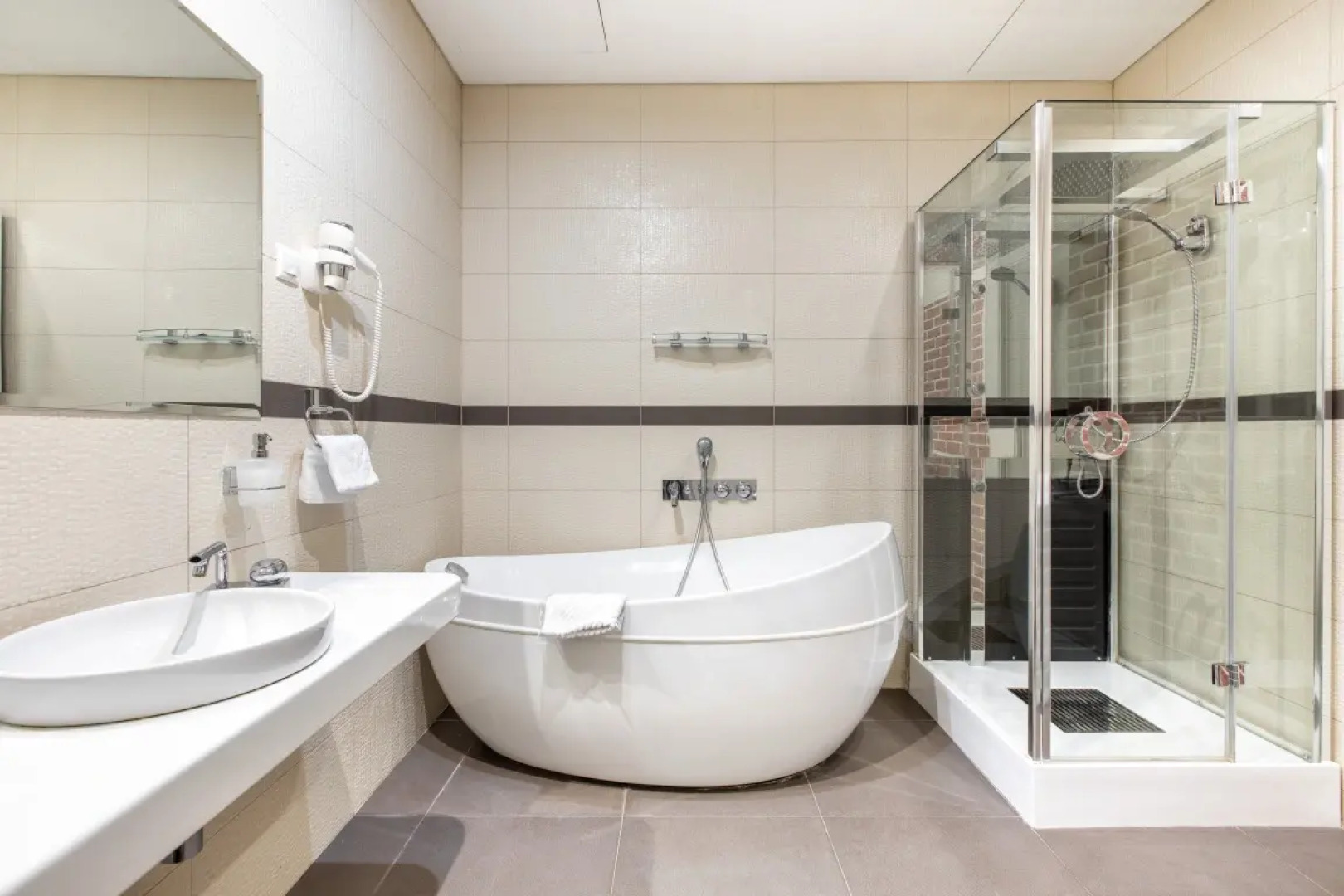 Rockmond 60 Junior Suite