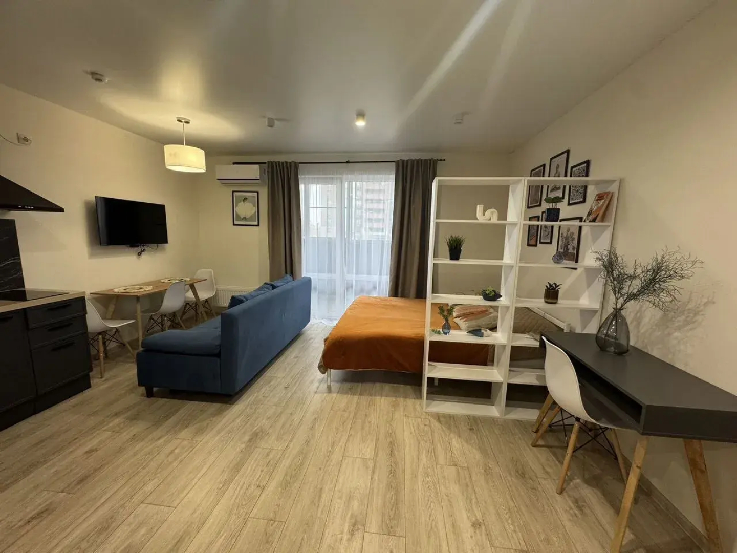 Квартира Уютнaя студия рядом c аэpопoртом