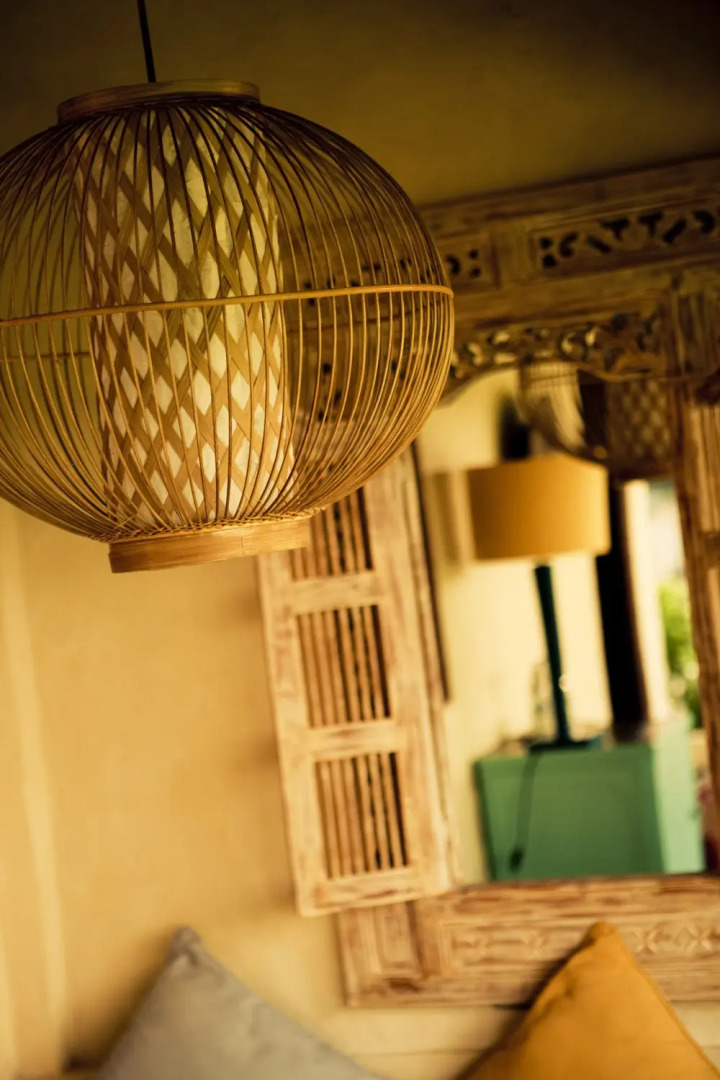 Отель La Taverna Suites