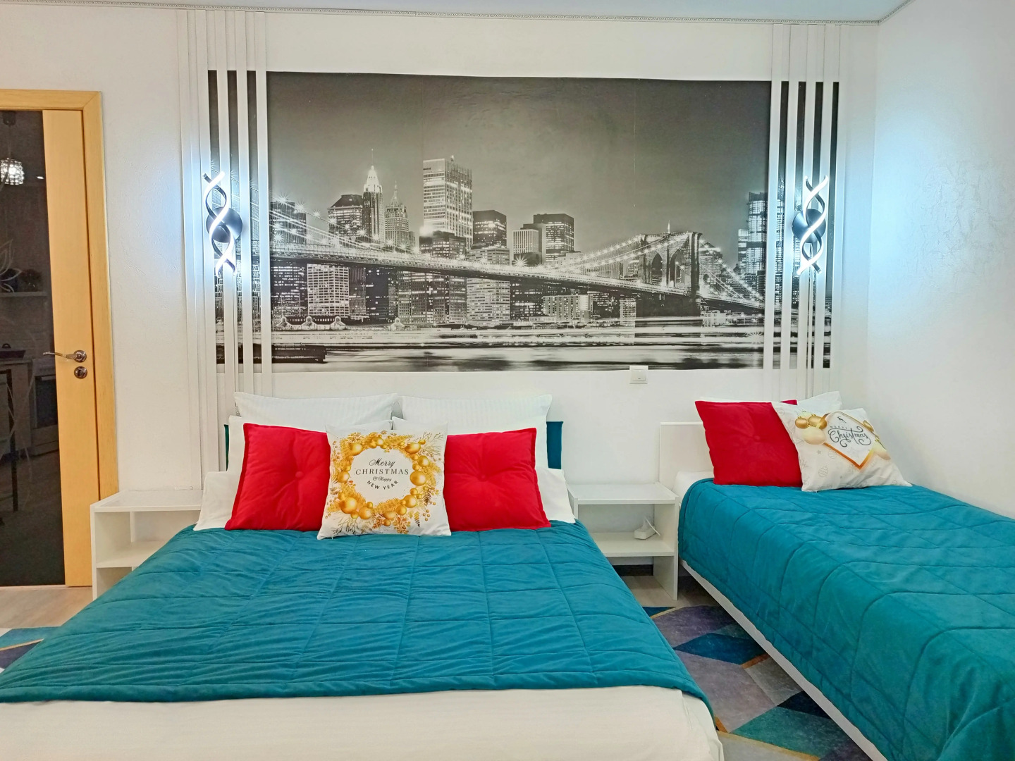 Апартаменты Уютные в высотке на Университетском Lion Apart