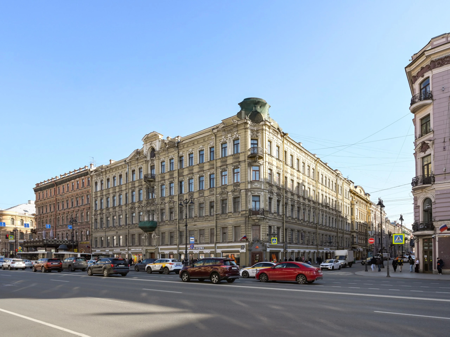 Апартаменты Minin Apartments с видом на Невский 150 кв.м.