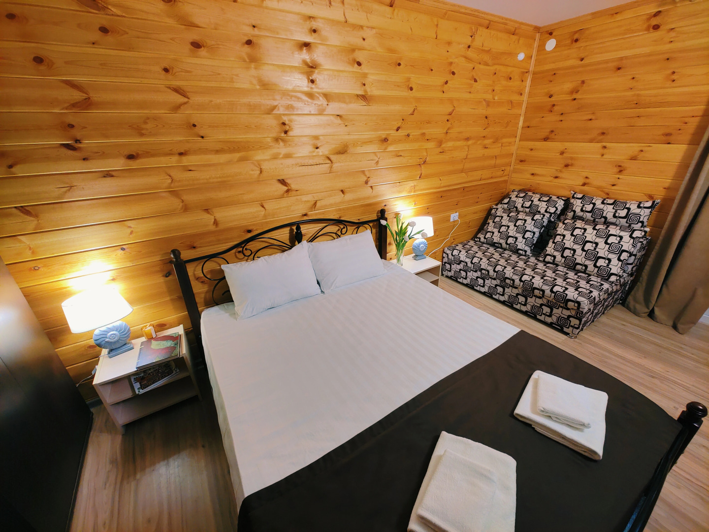 Отель  Wood Hotel Topál