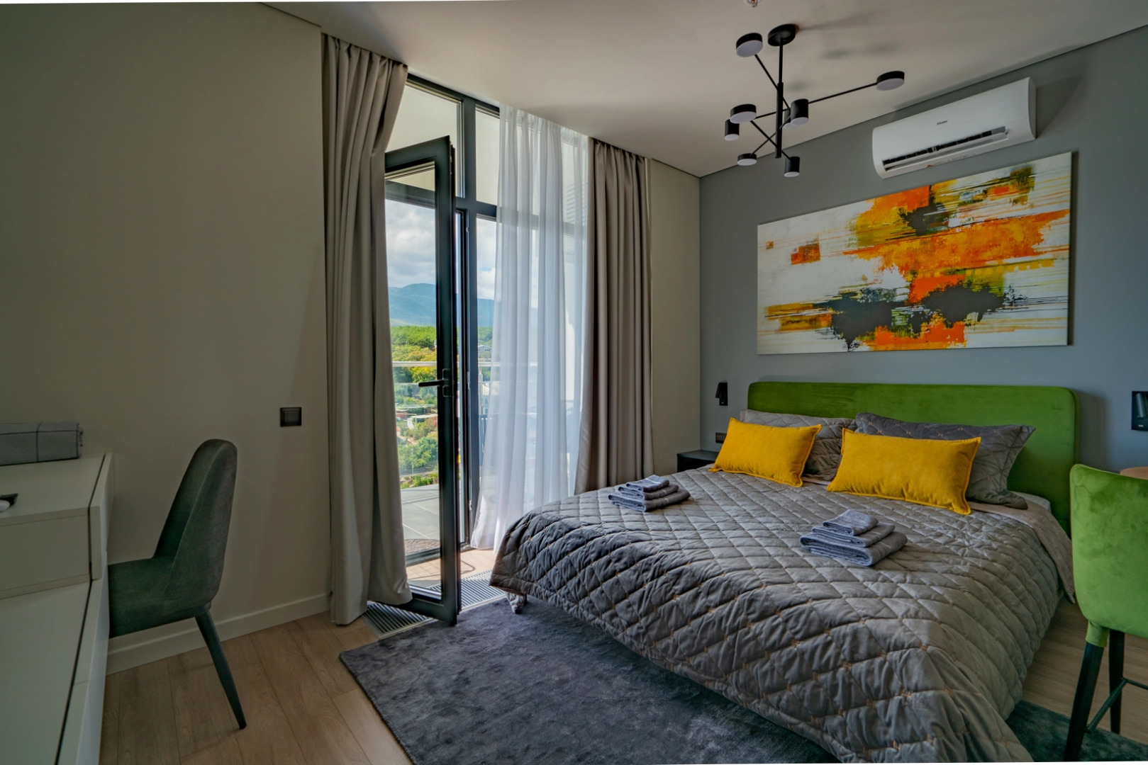 Апартаменты Дизайнерская студия LS-Green с боковым видом на море с 13 этажа